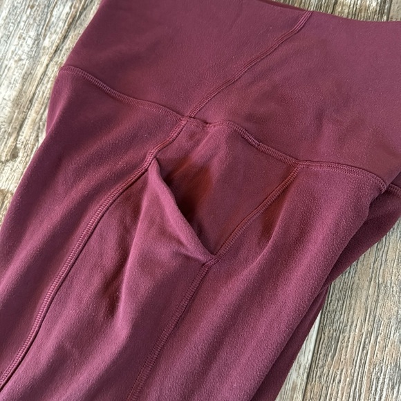 lululemon Athletic Women Beautiful Leggings, Size 4 - Picture 5 of 12